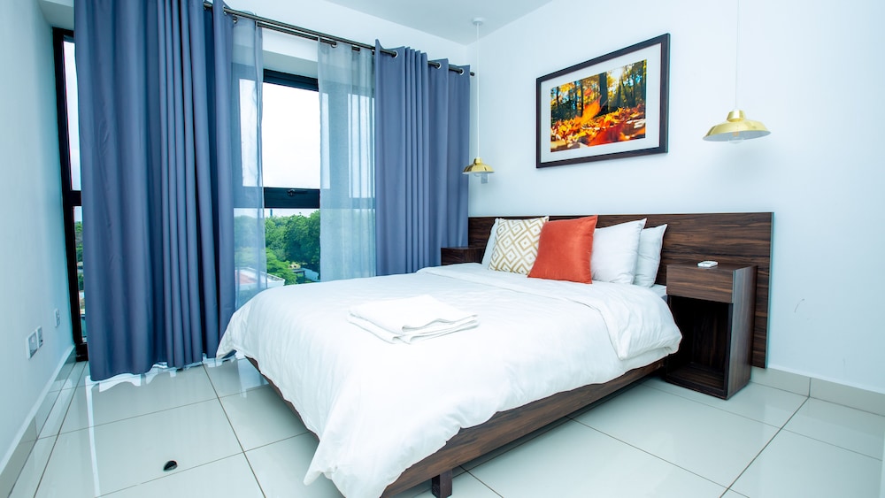 Embassy Gardens Premier Suites 8/50