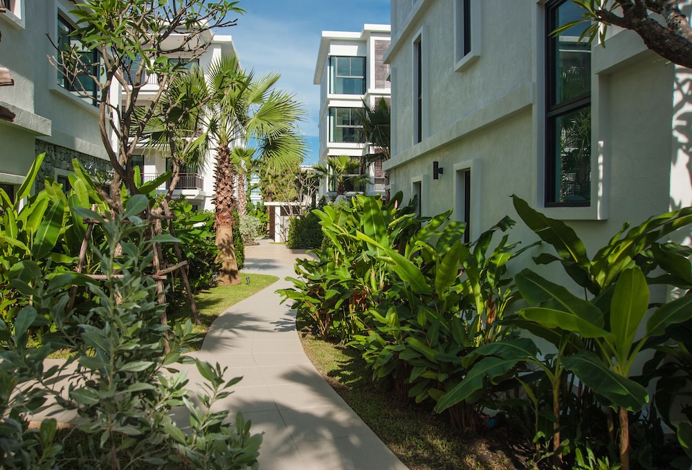 The Title KR Beach Condotel Rawai Phuket 31/37