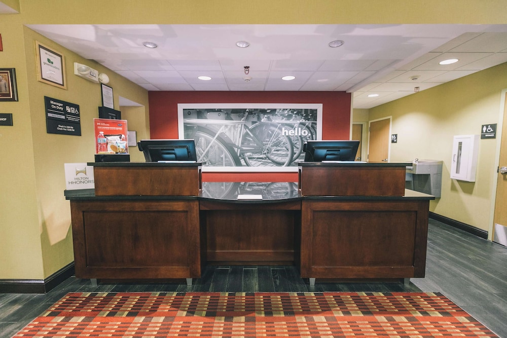 Hampton Inn Tallahassee Central 12/46