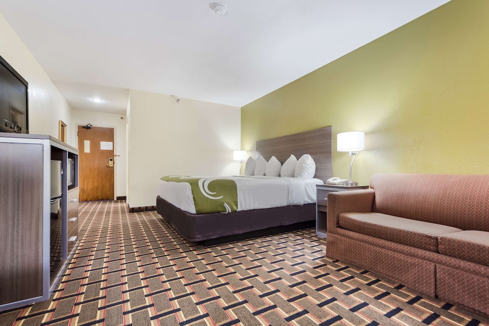 Quality Inn Lincoln Cornhusker 22/30