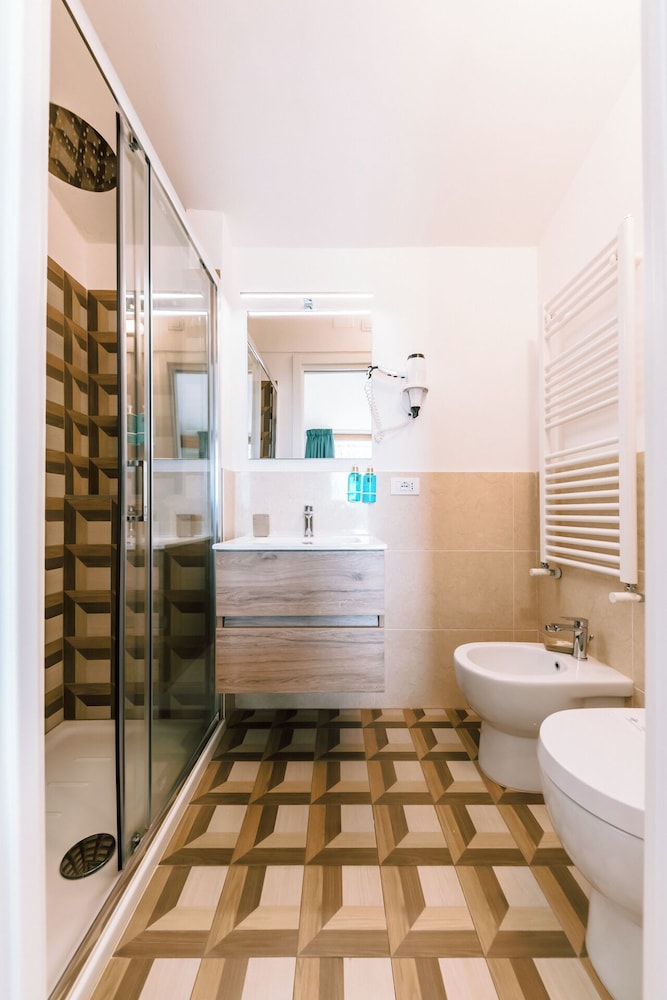 Zi'ntonio Hotel 49/50