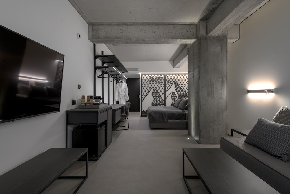 Essence Suites Rhodes 22/32