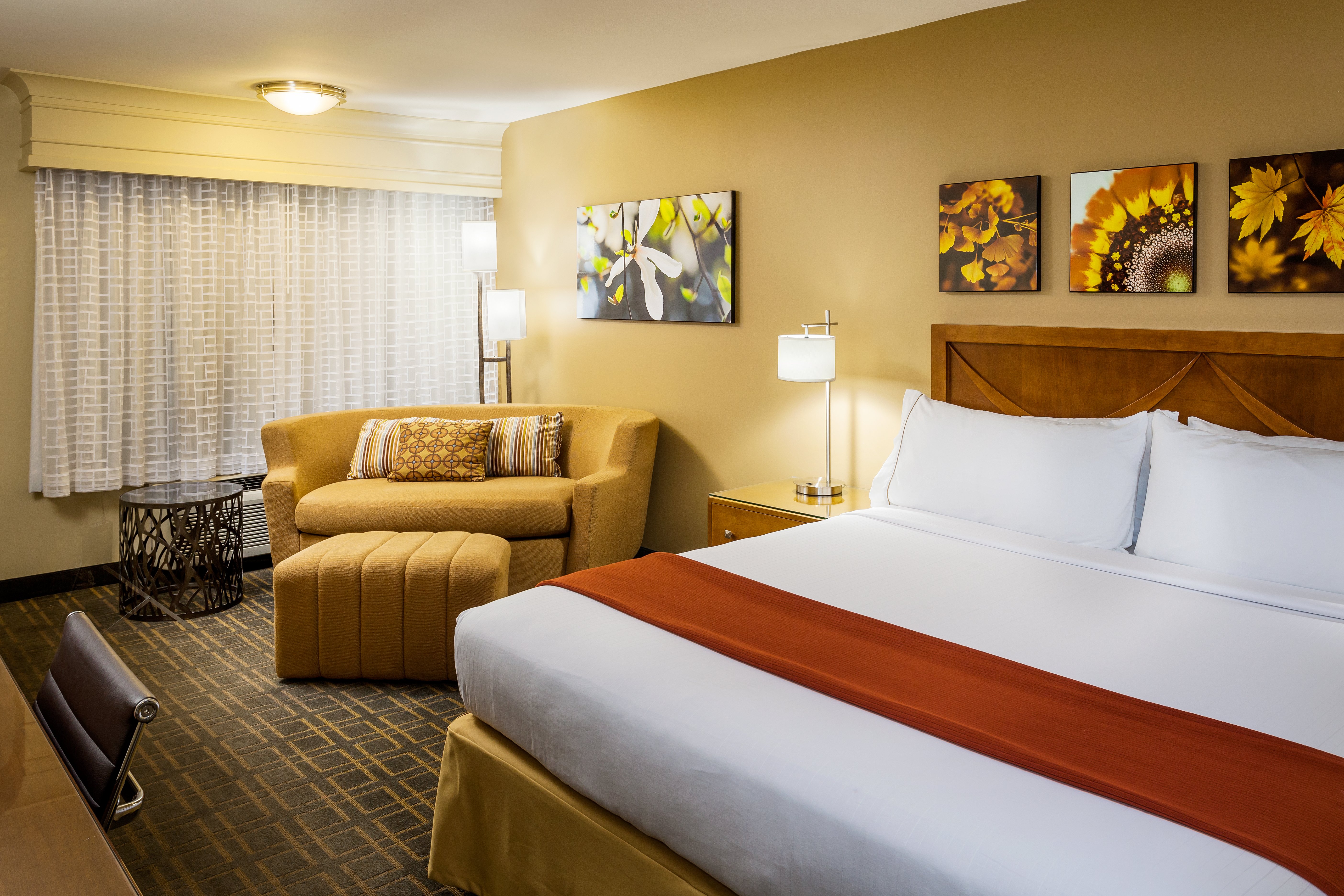 Holiday Inn Express Simi Valley 15/60