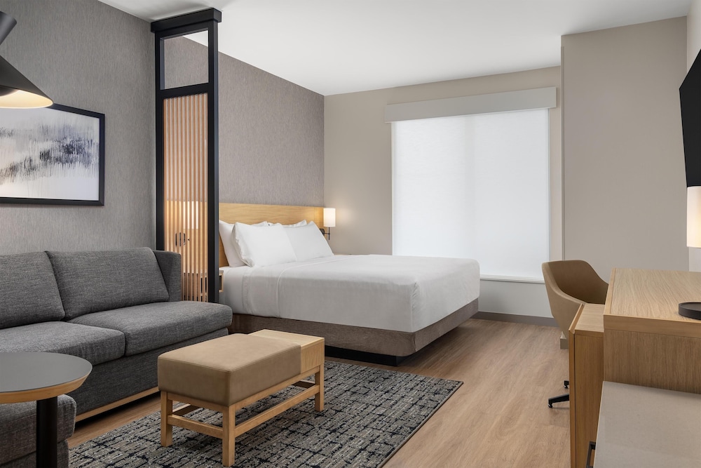 Hyatt Place Toronto Airport 12/50