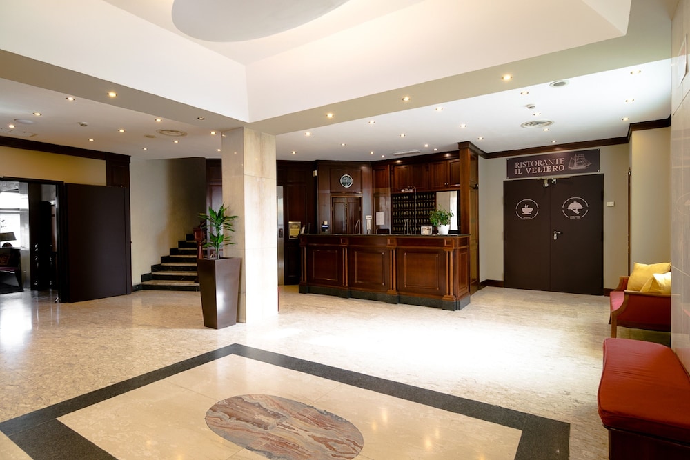 Hotel Pacific 4/50