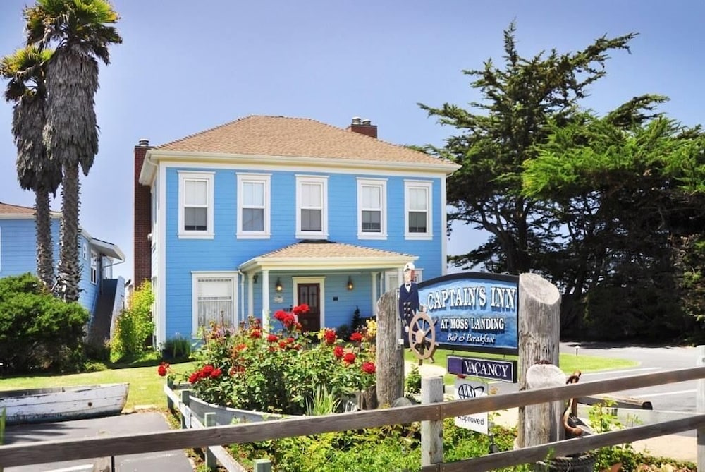 Captain's Inn At Moss Landing 4/74