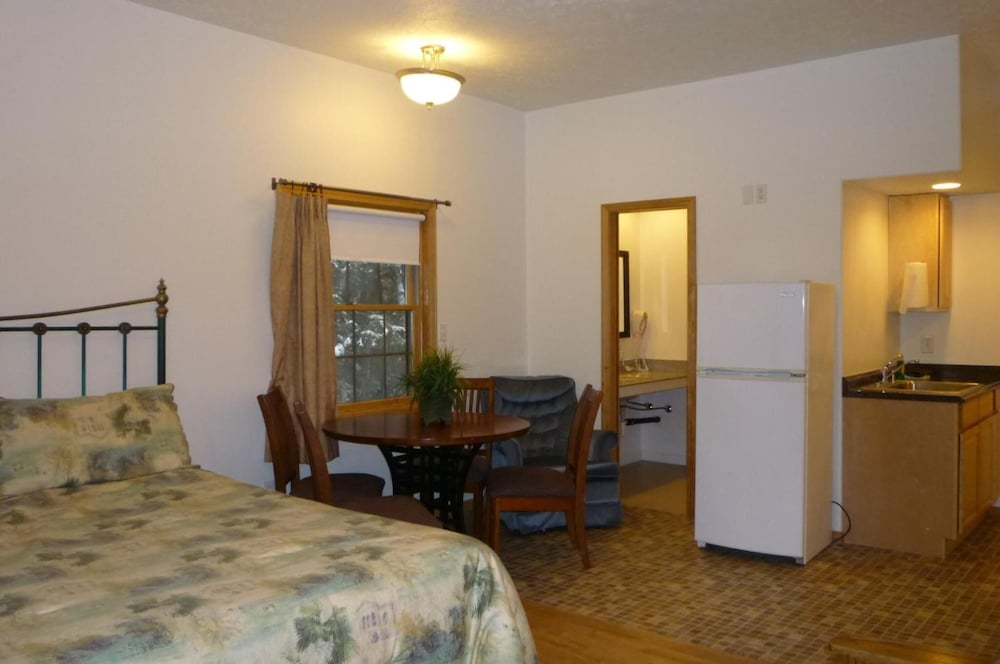 Fairbanks Extended Stay 23/50