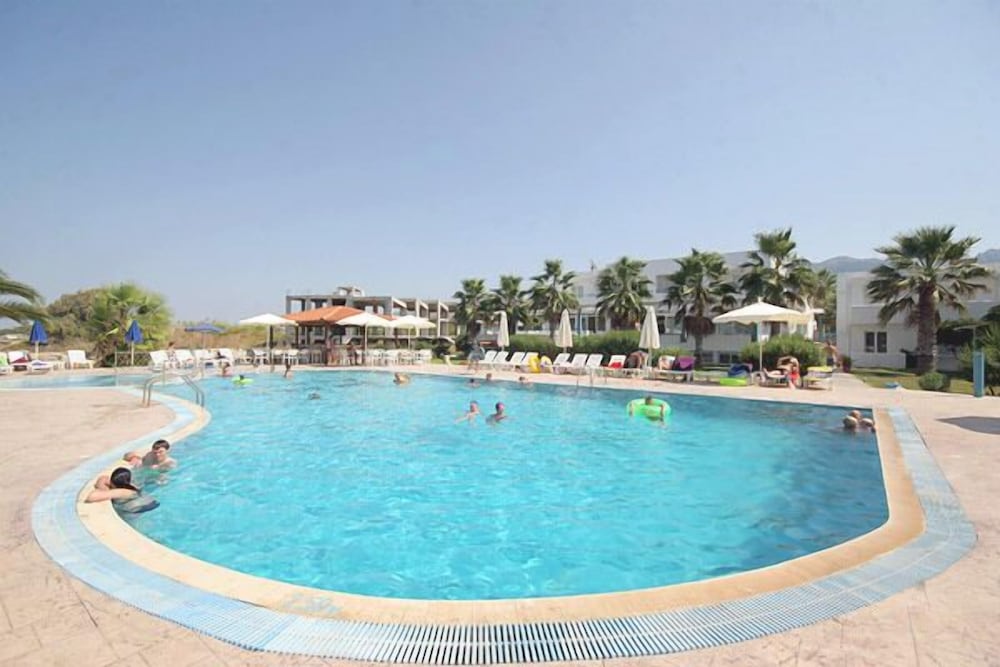 Irina Beach Hotel 38/68