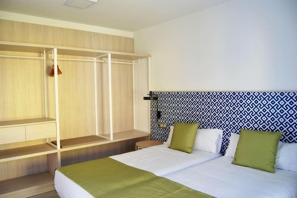 Broncemar Beach Suites Hotel 18/51