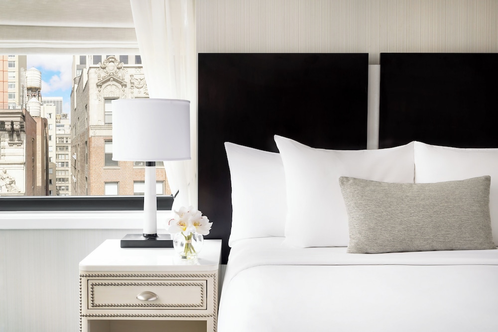 The Gregorian Hotel 24/50