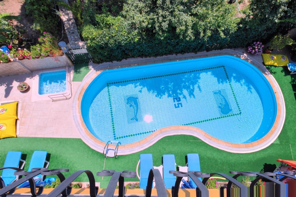 Mandal Inn Hotel 23/50
