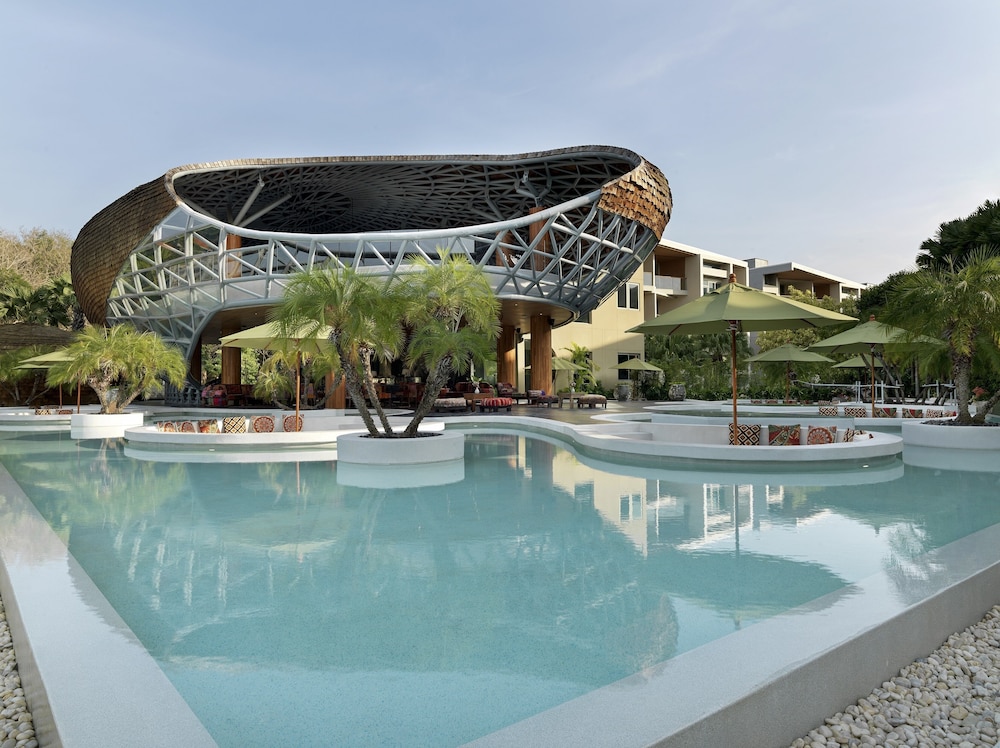Wyndham Grand Nai Harn Beach Phuket 26/50
