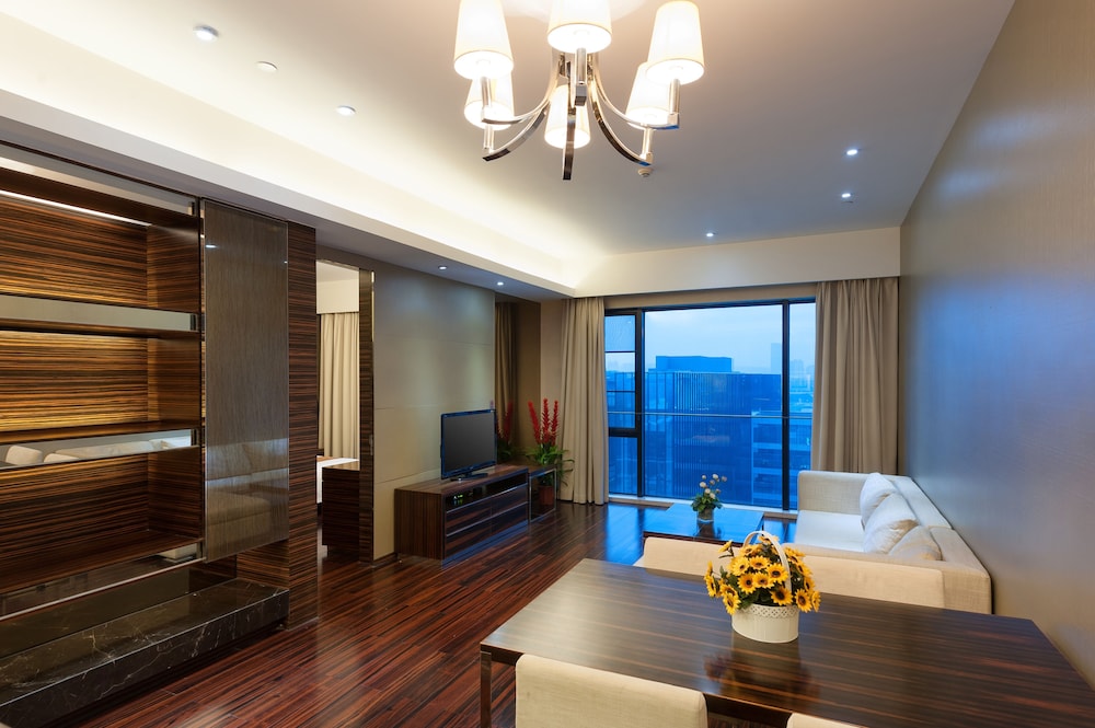 Yicheng Apartment Poly World Center 38/59
