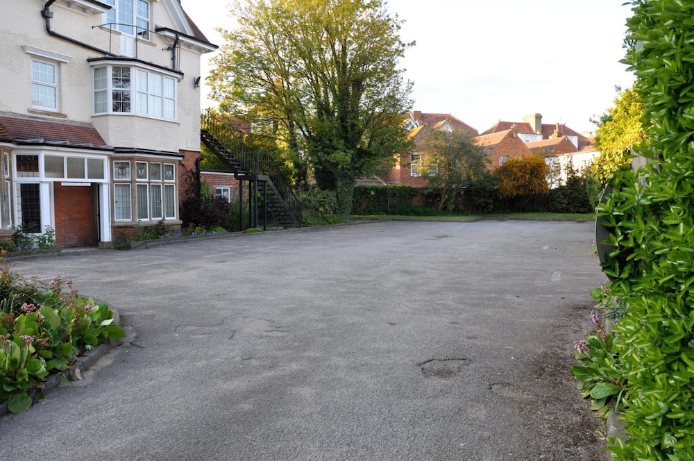 Chandos Guest House 27/32