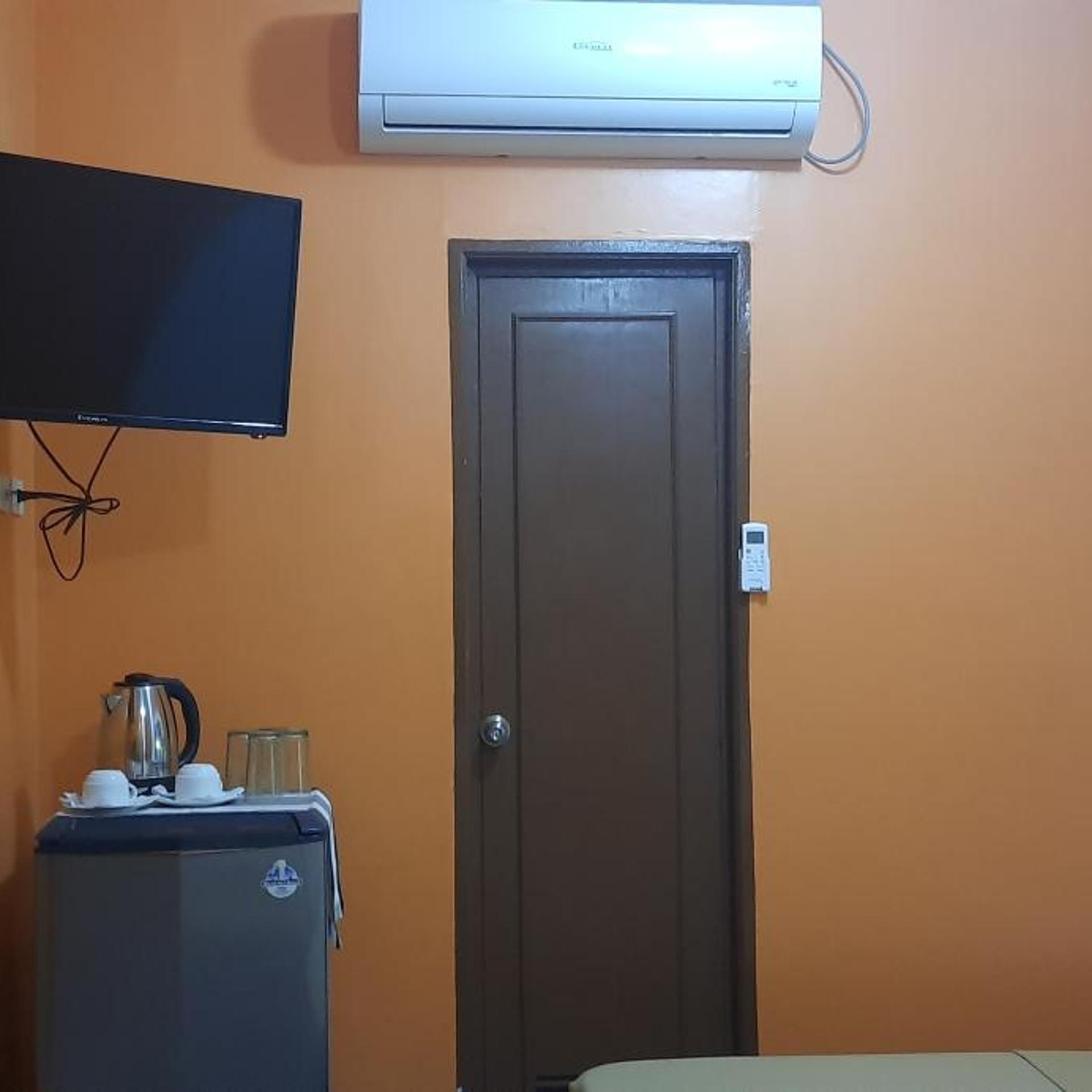 Zen Rooms Calle Crisologo Vigan 38/50