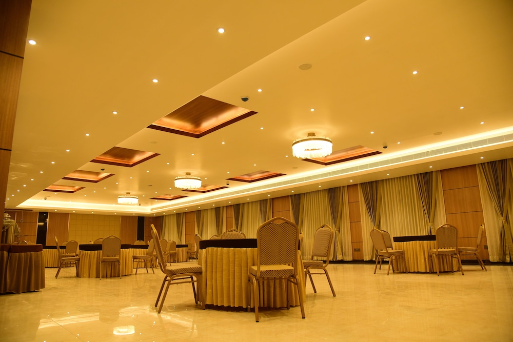 Hotel Grand Serene Mysore 28/31