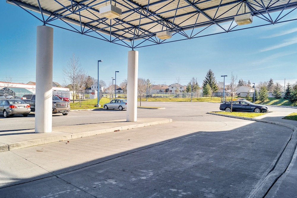 Motel6 Peterborough, ON 32/37
