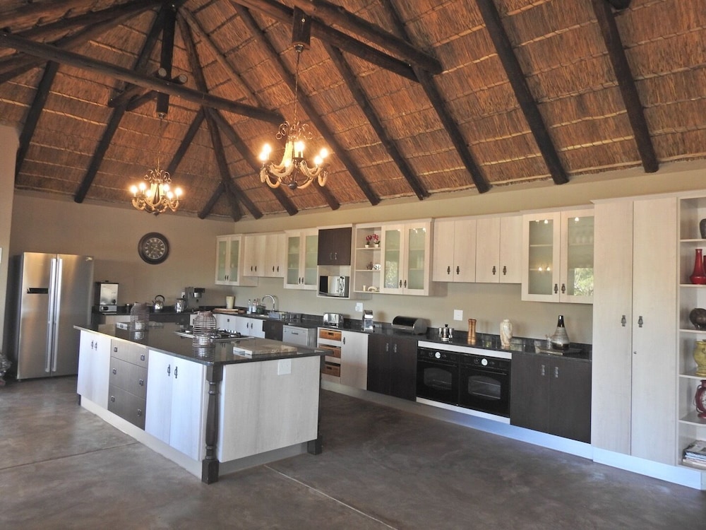 Balule Bushveld Safari Lodge 3/38