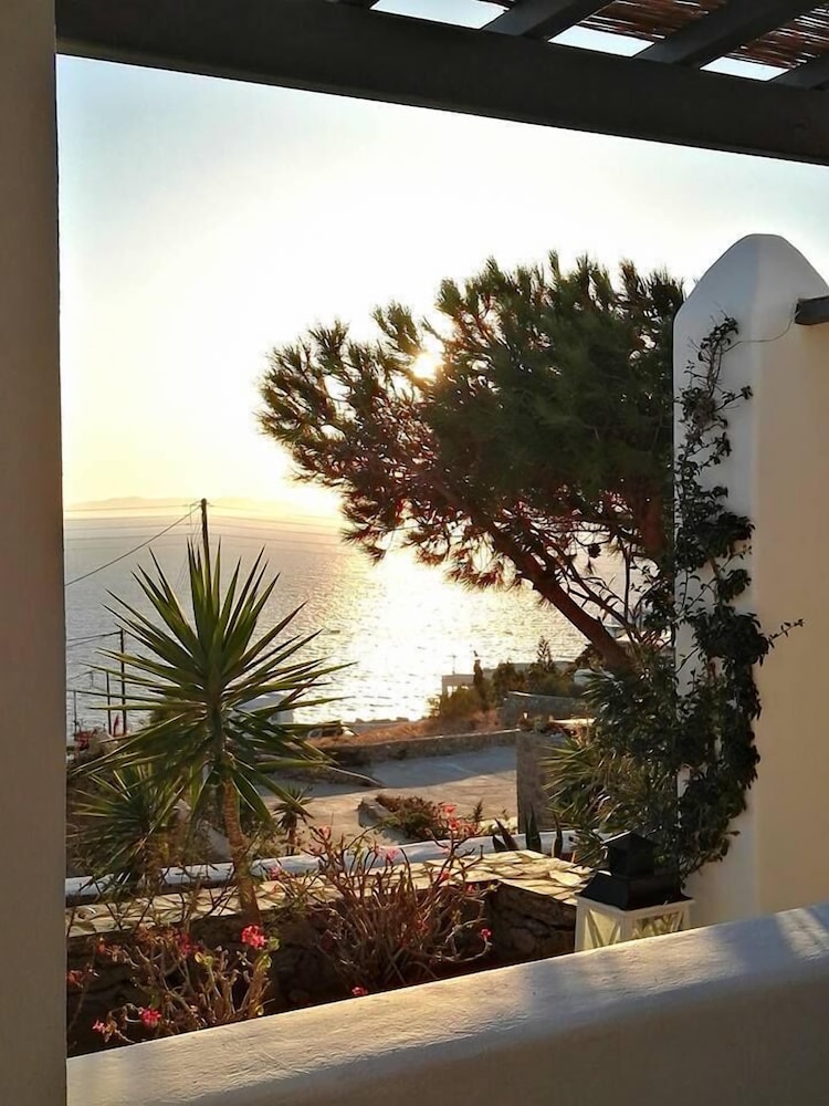 Bellou Suites 37/50