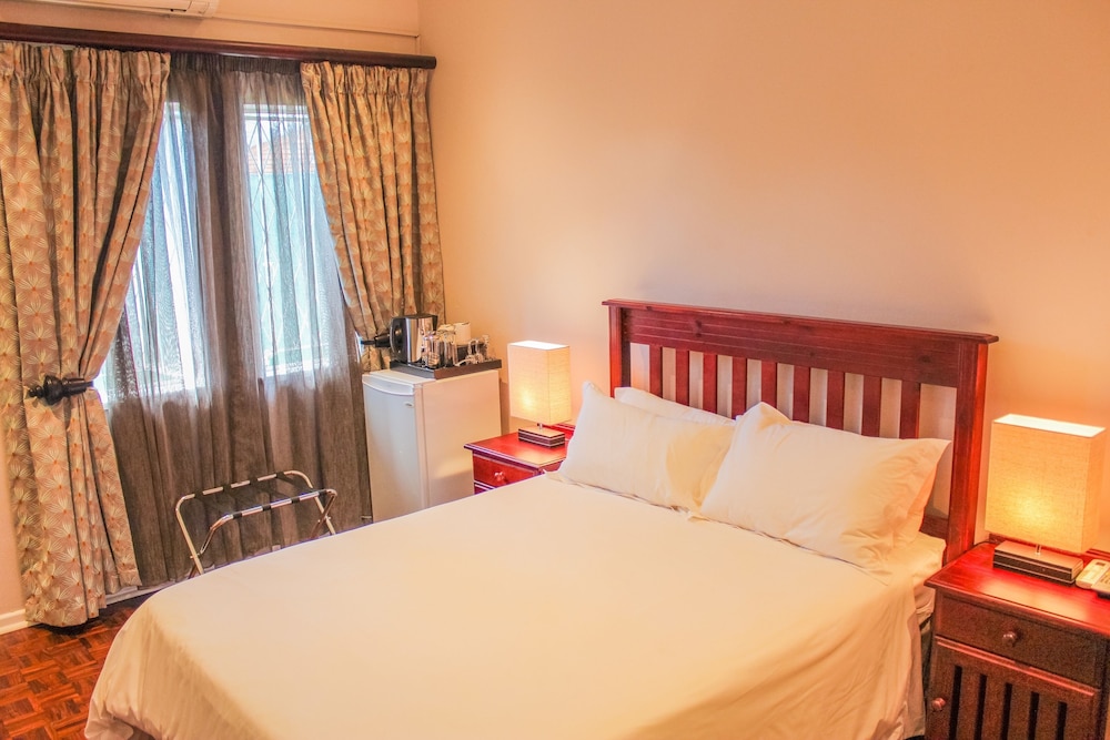 Nauntons Guest House 7/50