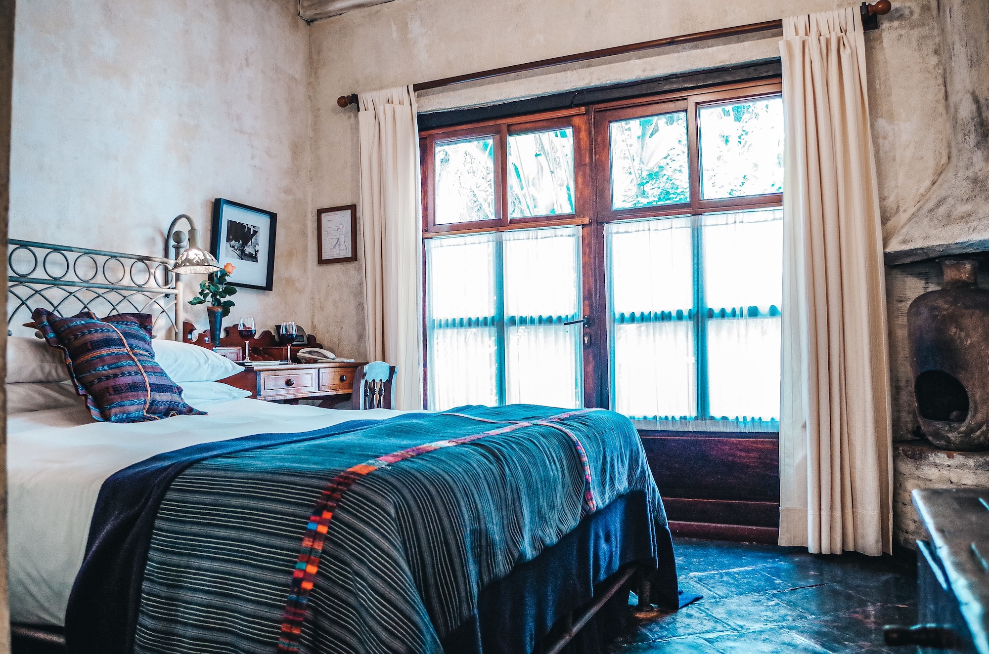 Secret, Garden, Queen Bed, Fountain View