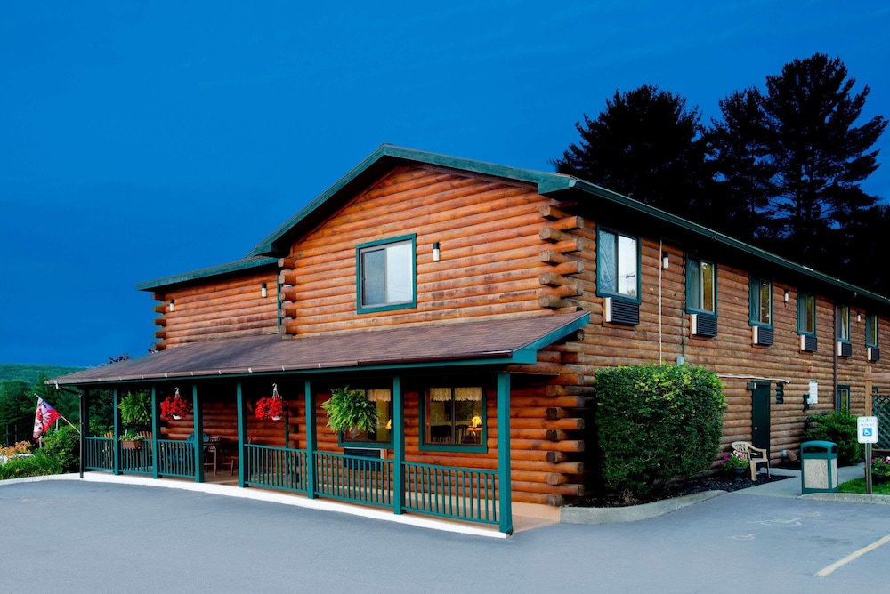 Super 8 by Wyndham Lake George/Warrensburg Area 1/19