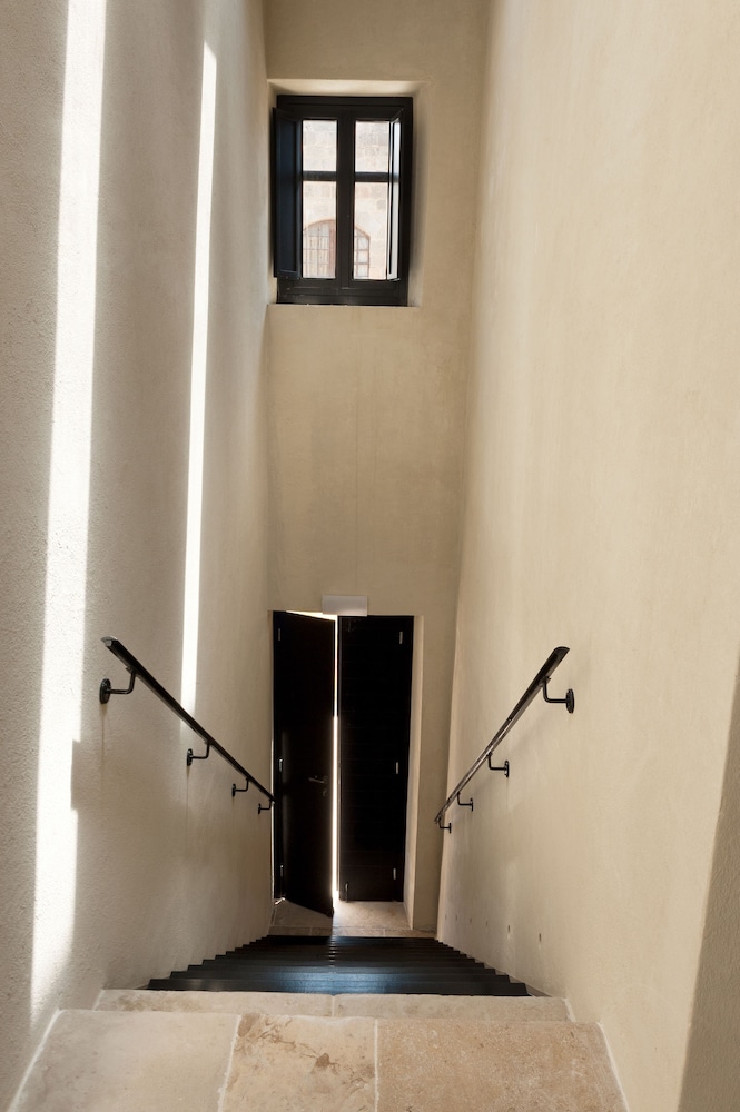 Allegory Boutique Hotel 74/100