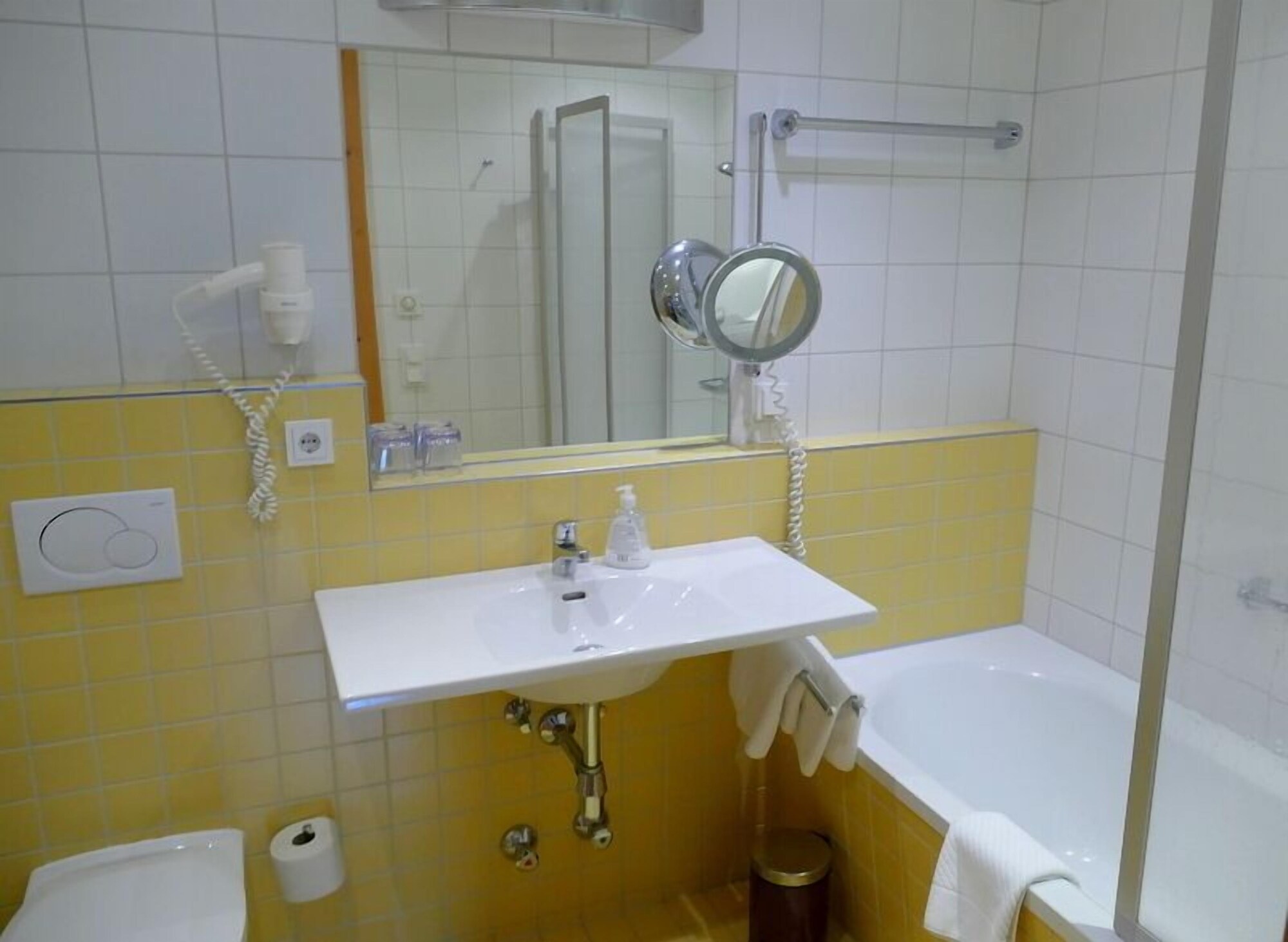 1 Bedroom, Studio, Double Bed, Mountain Side, Sofa, Balcony
