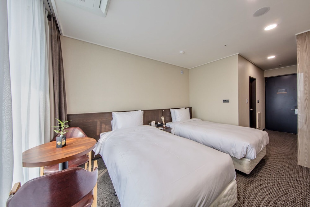 Riviera Incheon Airport Hotel 10/26