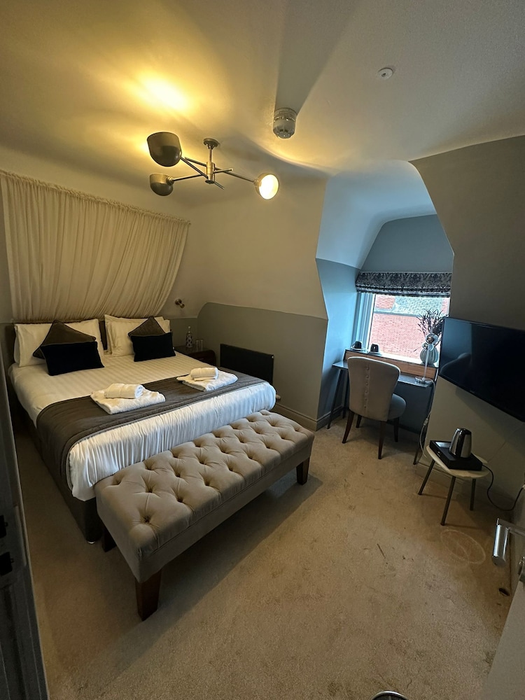Double Bed