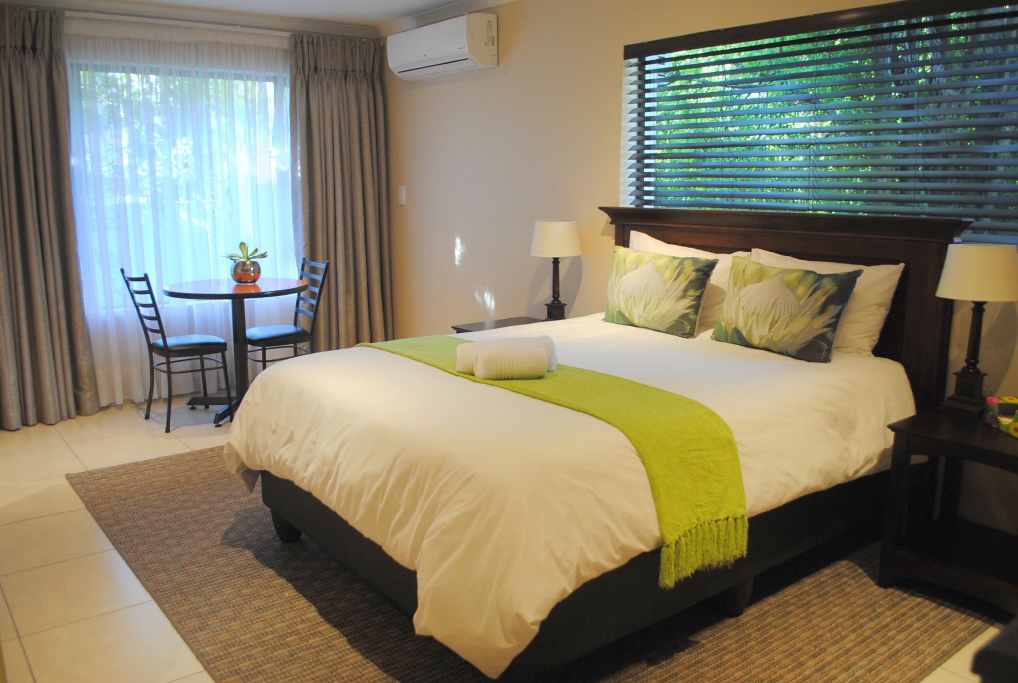 DELUXE, SUITE, QUEEN BED