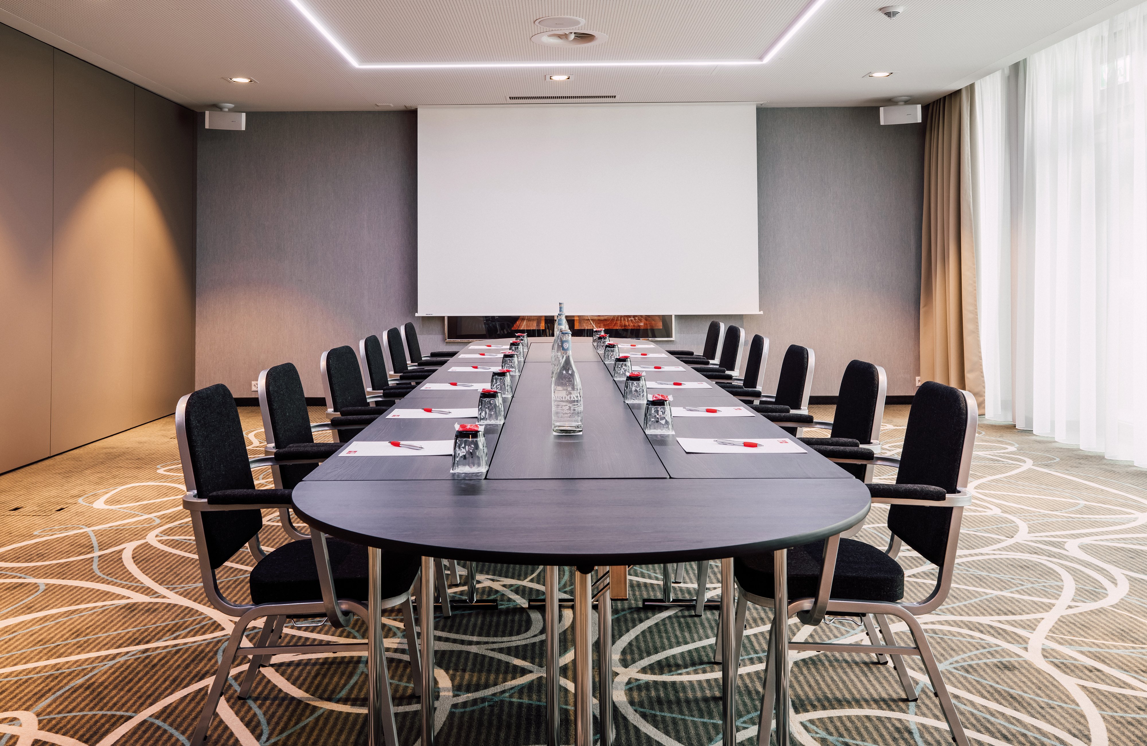 Leonardo Hotel Zurich Airport 63/76