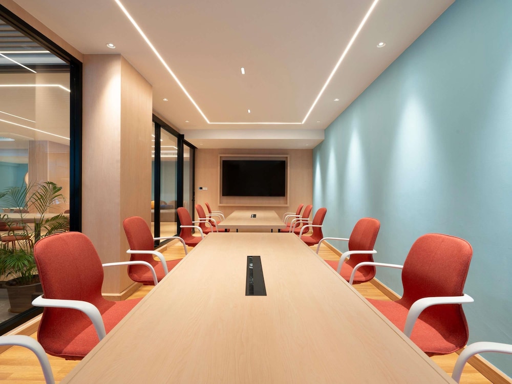 Novotel Living Bangkok Sukhumvit Legacy 67/77