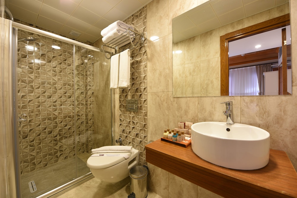 Elyka Hotel 25/28