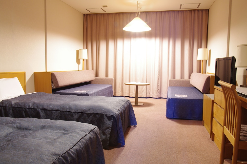 Manza Prince Hotel 8/75