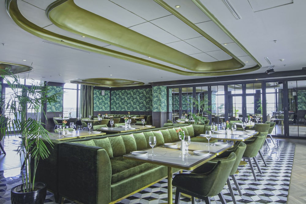 Goodrich Suites Jakarta 52/62