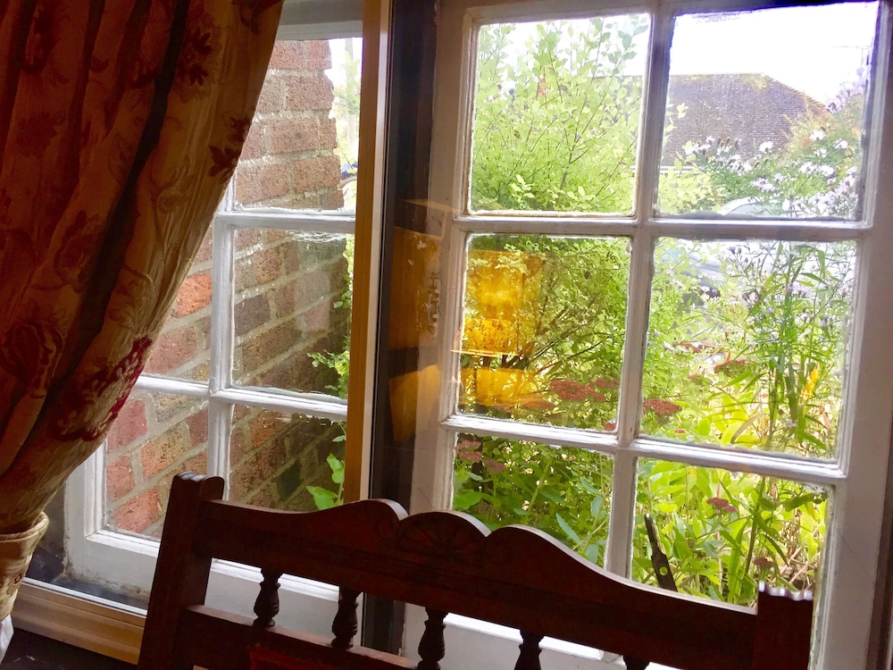 Thatched Cottage 38/67
