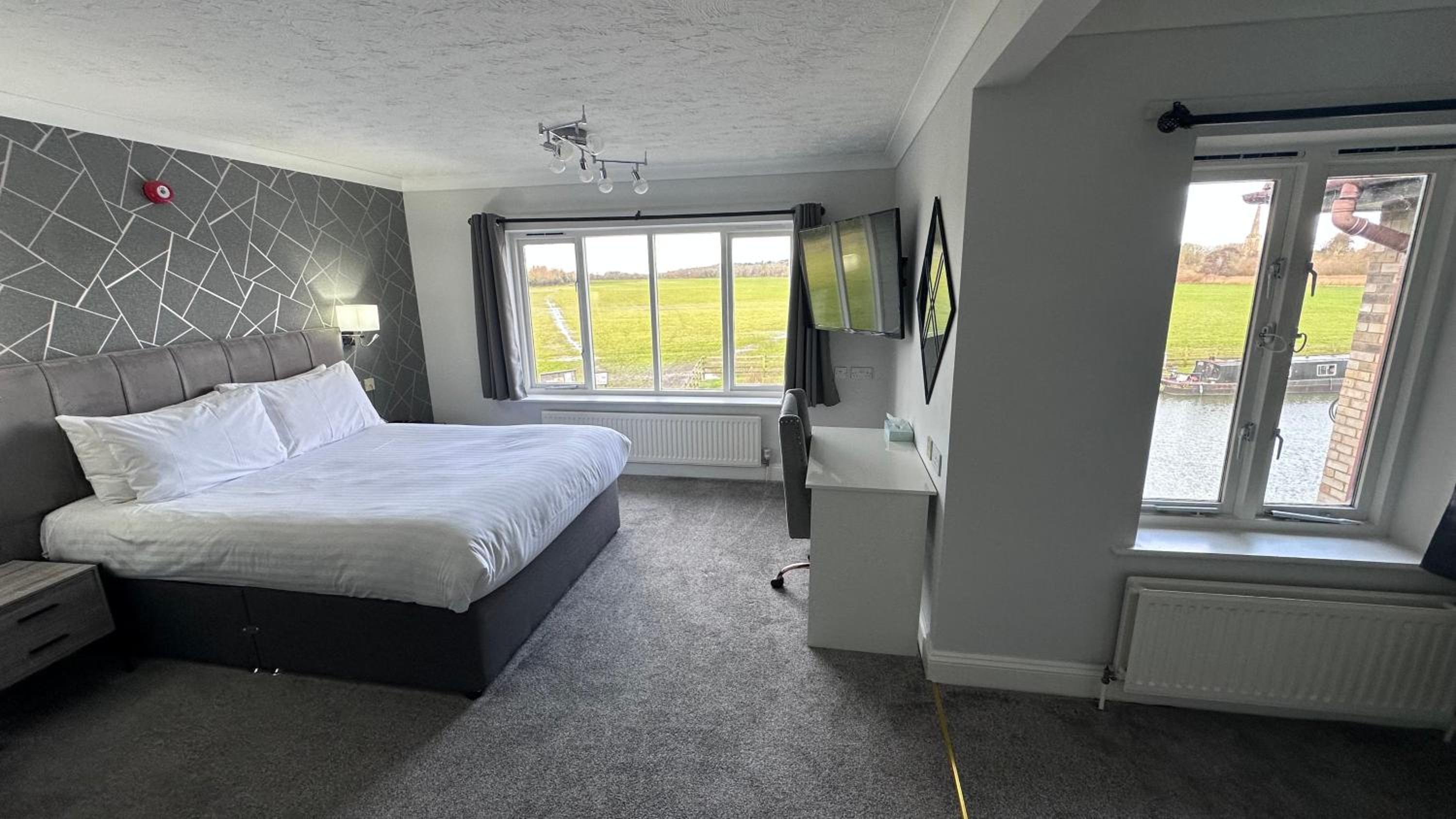 Dolphin Hotel Cambridge 12/50