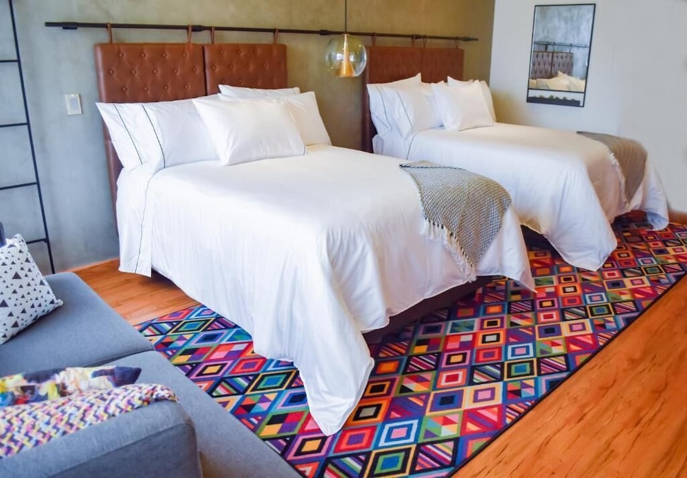 Hotel V1501 7/24
