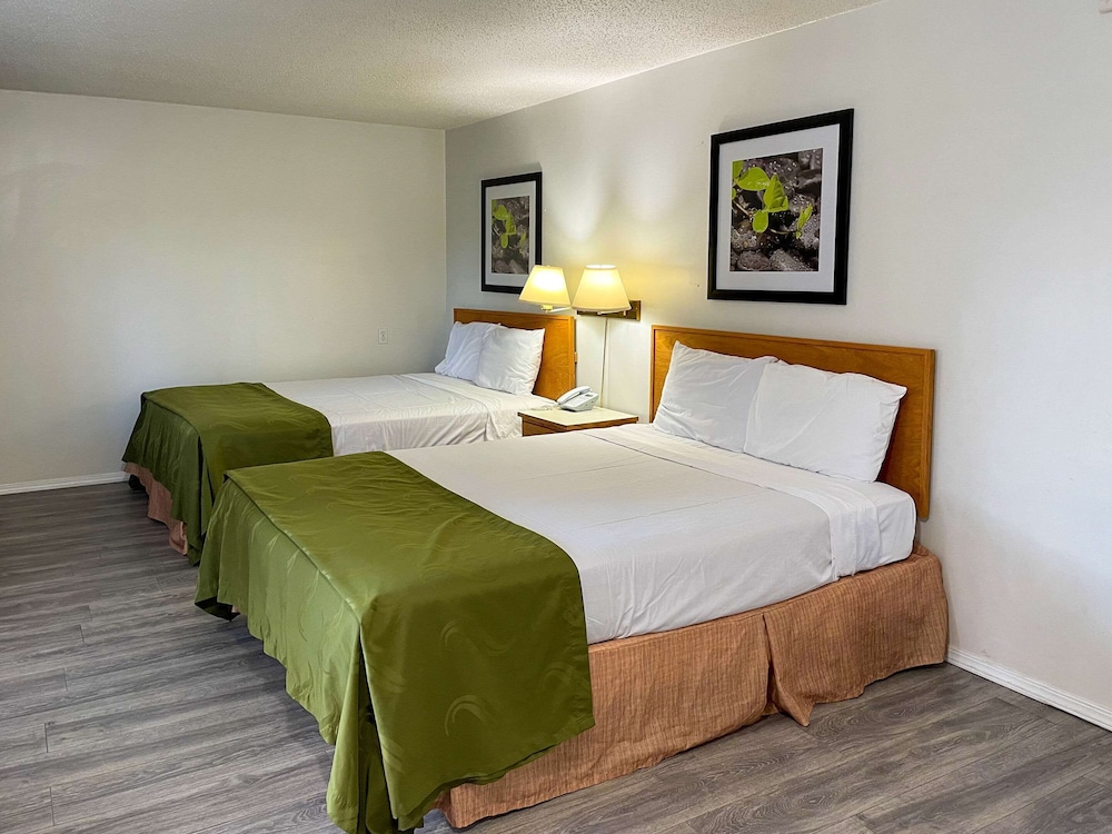 Rodeway Inn and Suites Omak Okanogan 18/30