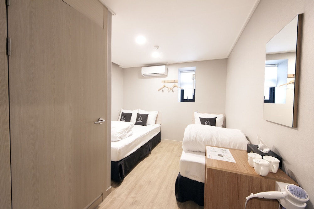 OYO Hostel Myeongdong 1 34/63
