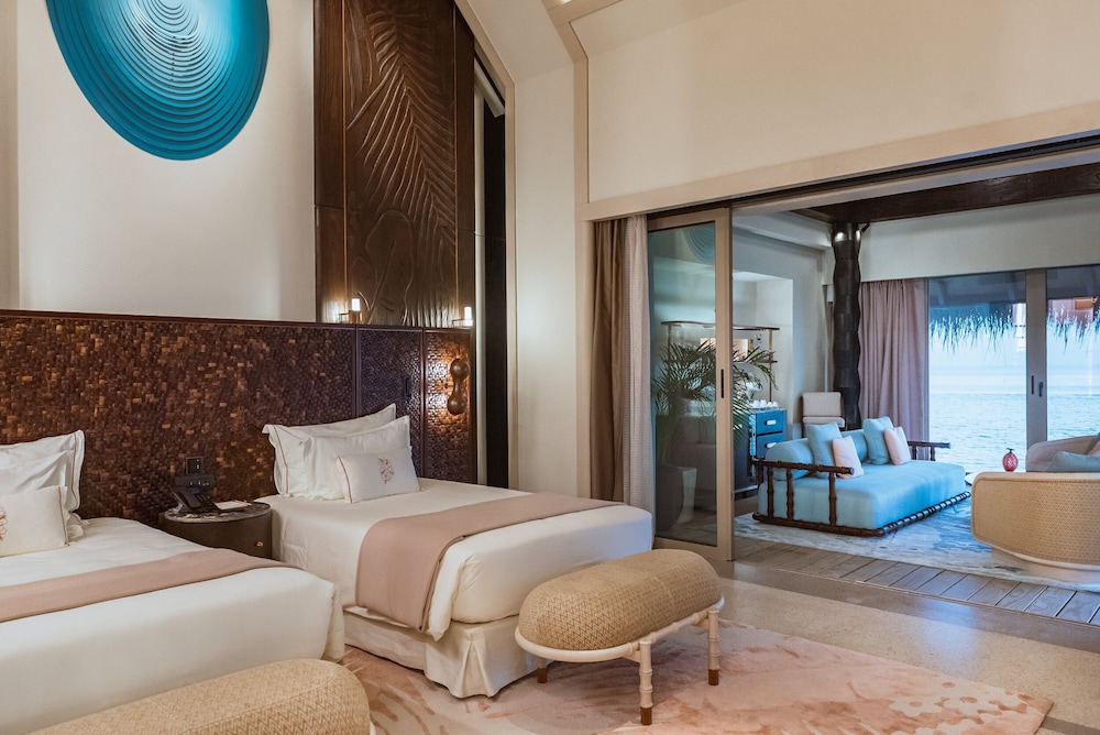 2 Bedrooms, Water, Villa, 1 King and 1 Single Beds, with Pool
