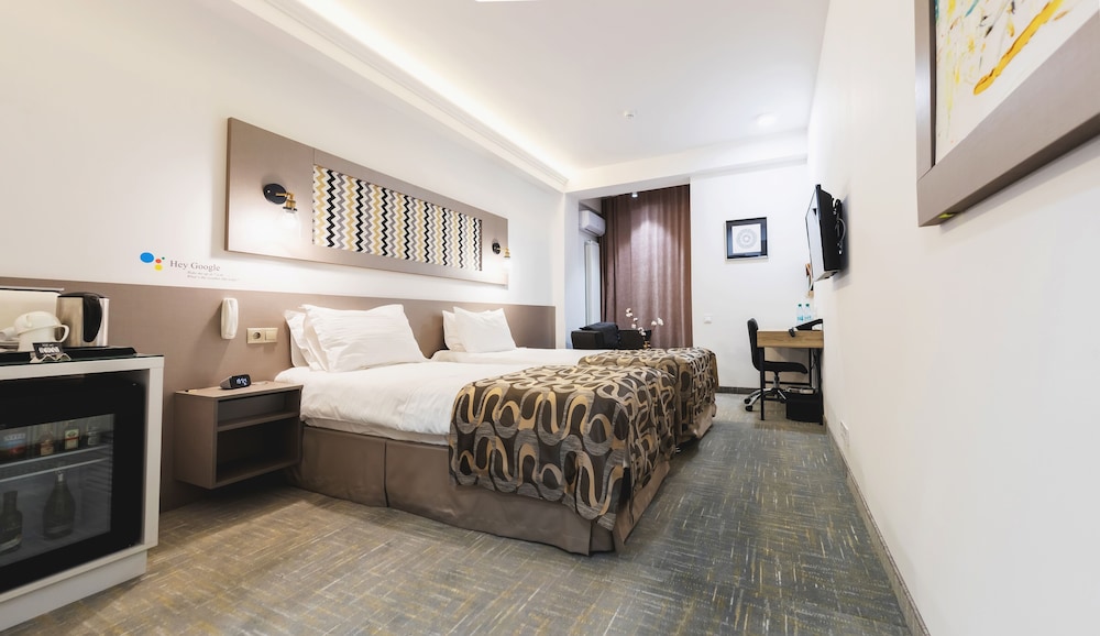 THOMAS ALBERT HOTEL 10/60
