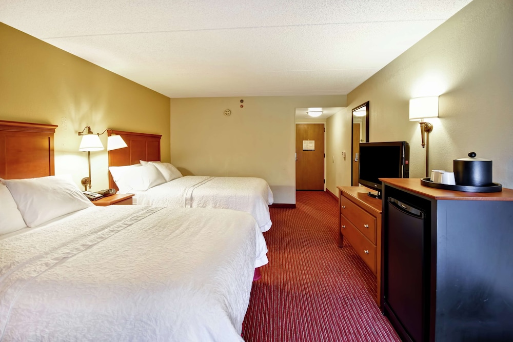 Hampton Inn Louisville-Airport 16/56