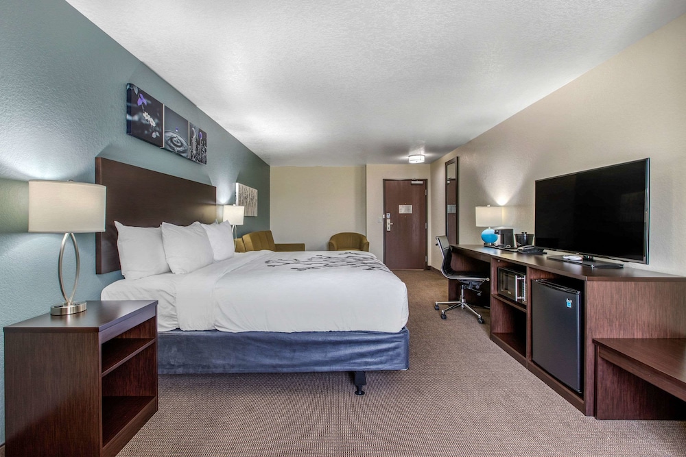 Sleep Inn and Suites Ankeny Des Moines IA 13/33