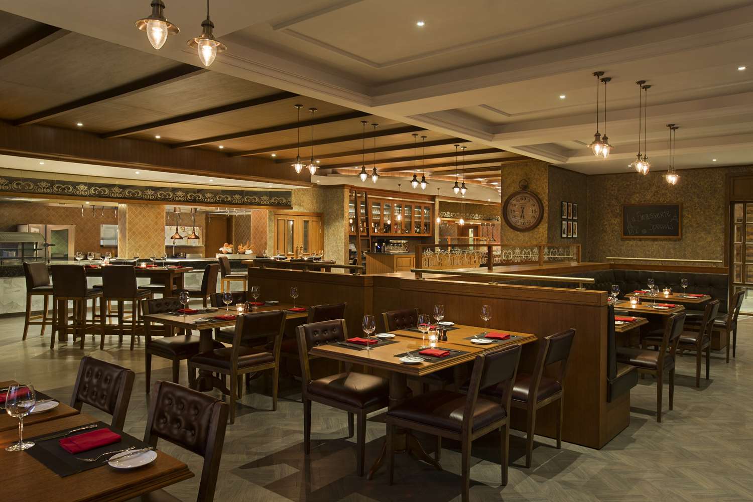 restaurant cafeteria