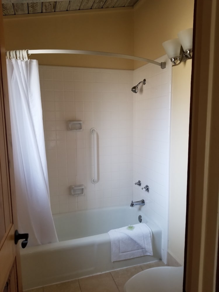 Carmel Valley Lodge And Resort 50/50