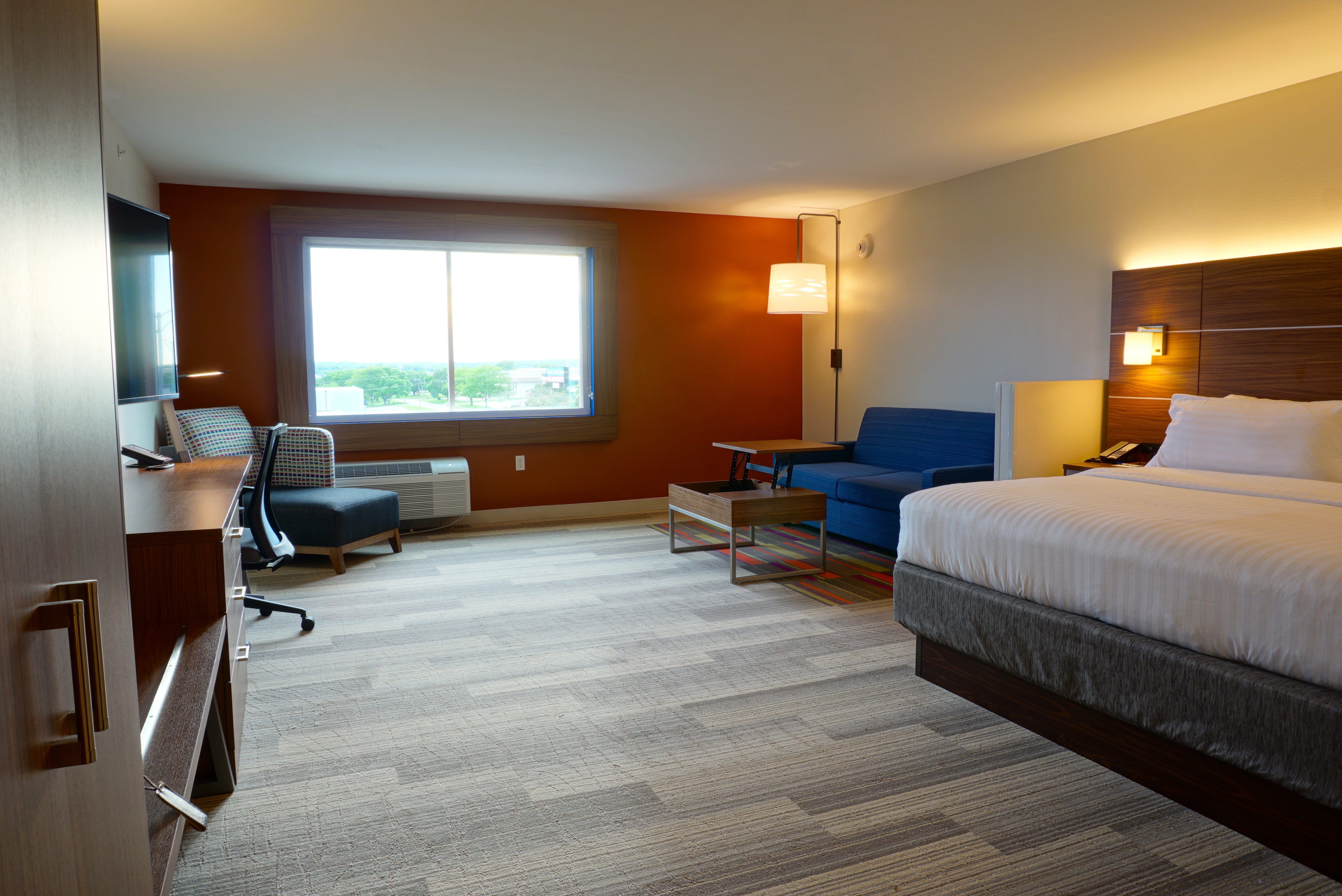 Suite, King Bed