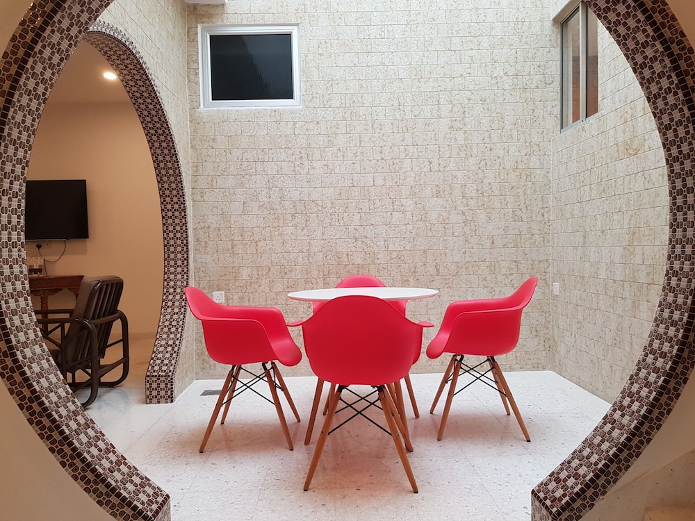 Heeren Straits Hotel 71/75