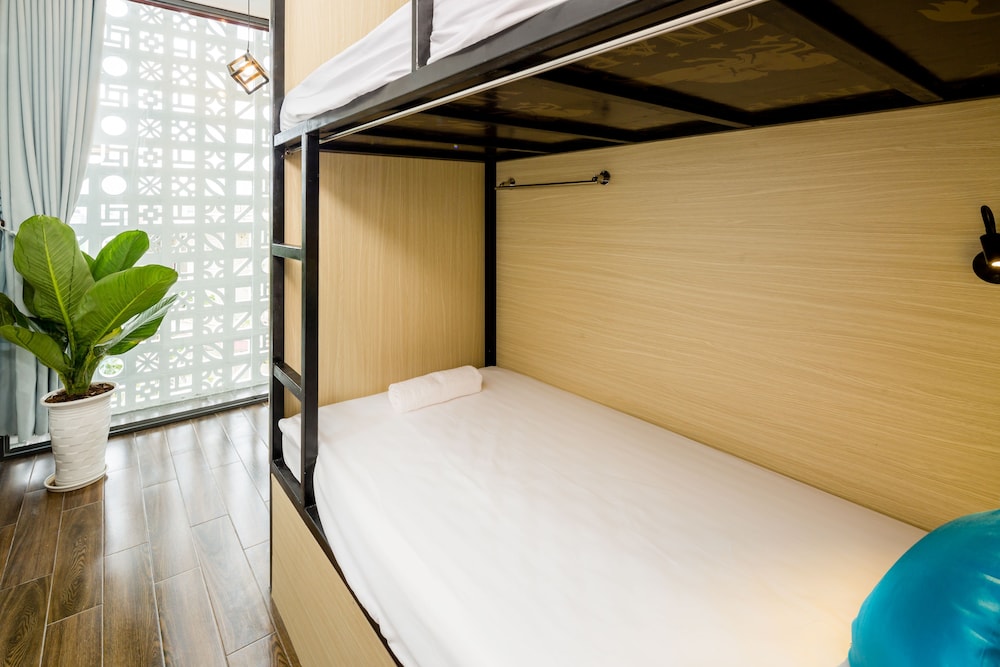 Fedora Hostel 16/35